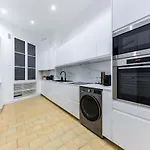 Exceptional Eiffel Tower Gem 4Bed 8P In Trocadero