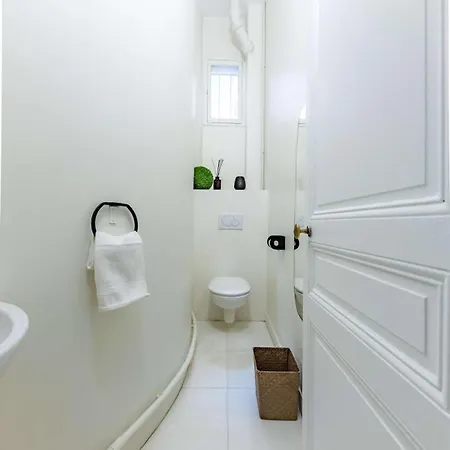 Exceptional Eiffel Tower Gem 4bed 8p In Trocadero Apartment *